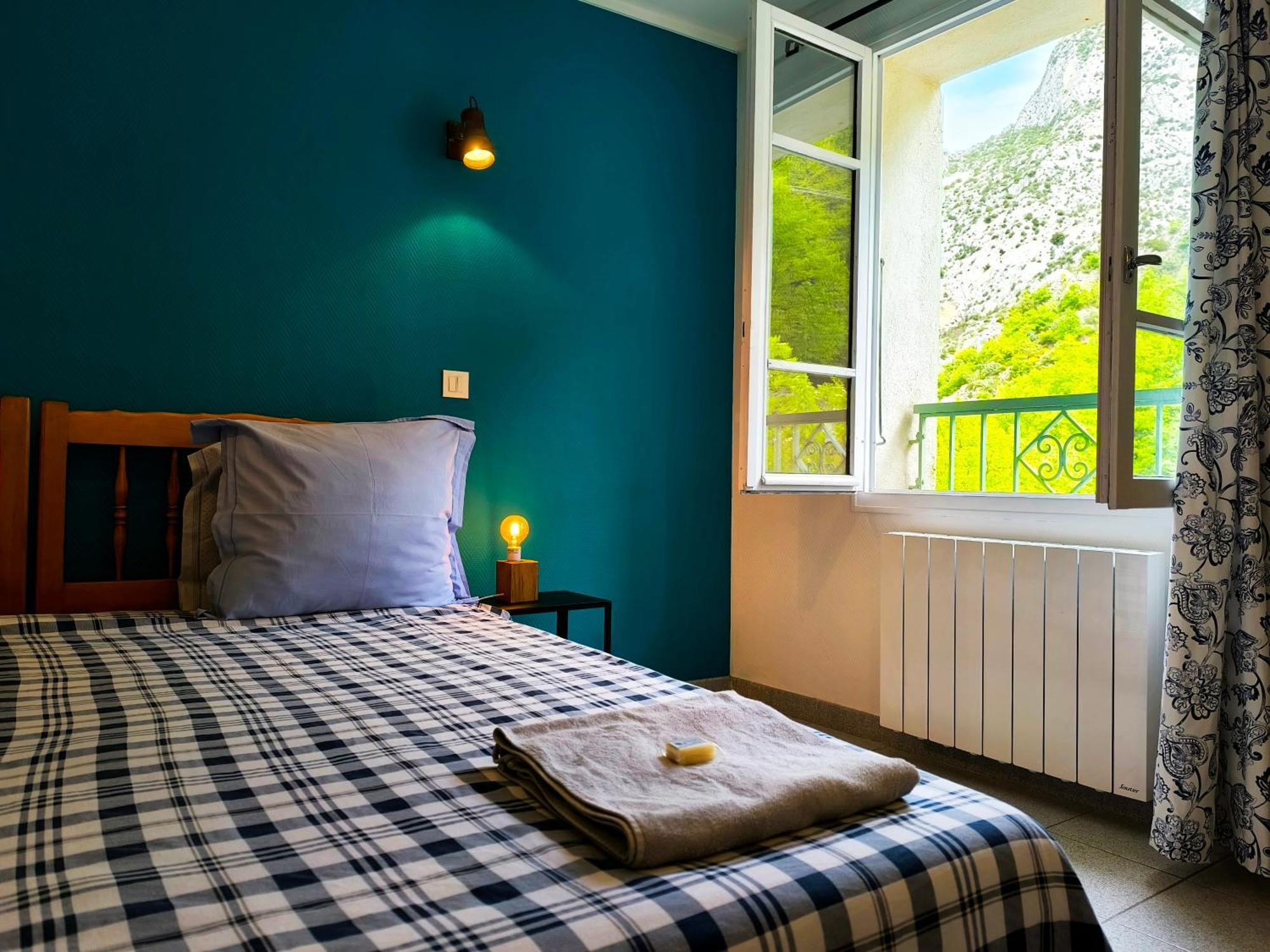 Auberge De Calendal Hotell Aiglun  Eksteriør bilde